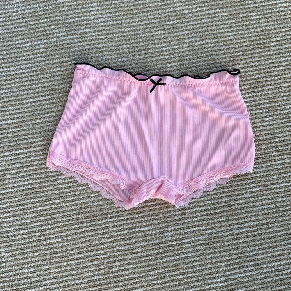 Pink boyshorts